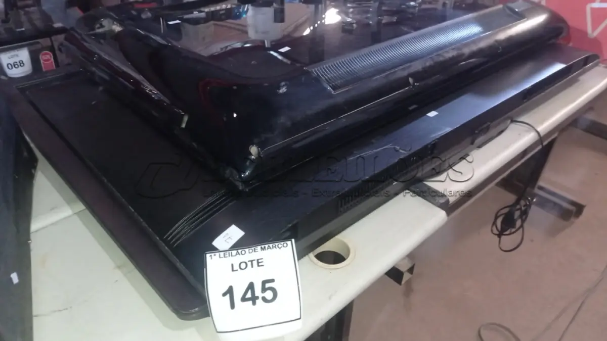 LOTE 145 - 01 TV LCD 40’’ MARCA SAMSUNG, 01TV LCD 50’’ MARCA SAMSUNG E 01 TV LCD 52’’ MARCA PHILIPS. (NO ESTADO) ATENÇÃO! FAZER A VISITAÇÃO ANTES DE ARREMATAR, NÃO SABEMOS SE FUNCIONA, LEILÃO NÃO TEM GARANTIA E NEM DEVOLUÇÃO, SUJEITO A POSSÍVEIS AVARIAS VISÍVEIS/OCULTAS E/OU AUSÊNCIA DE COMPONENTES.