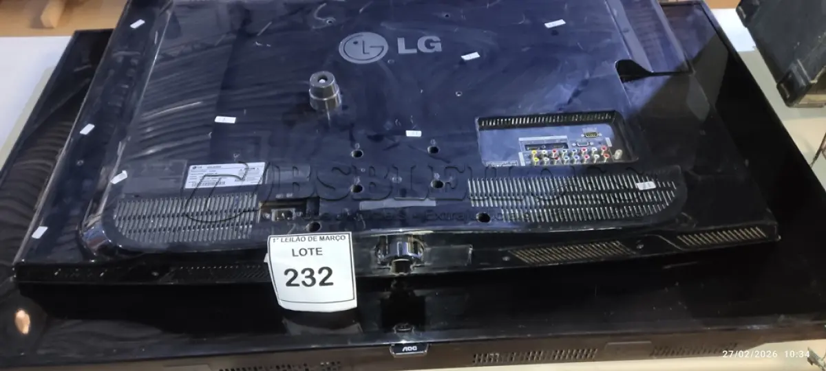 LOTE 232 - 01 TV LCD 42’’ MARCA LG E 01 TV LCD 55’ AOC. (NO ESTADO) ATENÇÃO! FAZER A VISITAÇÃO ANTES DE ARREMATAR, NÃO SABEMOS SE FUNCIONA, LEILÃO NÃO TEM GARANTIA E NEM DEVOLUÇÃO, SUJEITO A POSSÍVEIS AVARIAS VISÍVEIS/OCULTAS E/OU AUSÊNCIA DE COMPONENTES.