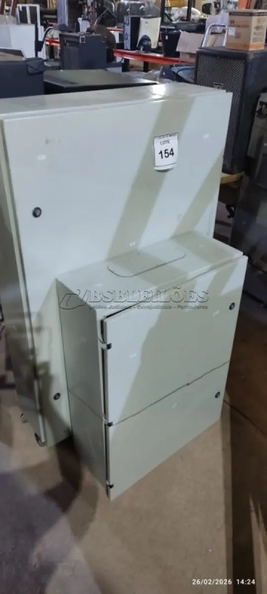 LOTE 154 - 02 QUADROS ELÉTRICOS DE METAL. (NO ESTADO) ATENÇÃO! FAZER A VISITAÇÃO ANTES DE ARREMATAR, NÃO SABEMOS SE FUNCIONA, LEILÃO NÃO TEM GARANTIA E NEM DEVOLUÇÃO, SUJEITO A POSSÍVEIS AVARIAS VISÍVEIS/OCULTAS E/OU AUSÊNCIA DE COMPONENTES.
