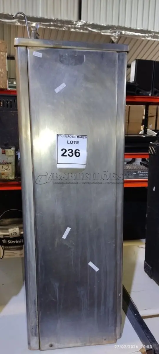LOTE 236 - 01 BEBEDOURO TIPO TORRE EM INOX. (NO ESTADO) ATENÇÃO! FAZER A VISITAÇÃO ANTES DE ARREMATAR, NÃO SABEMOS SE FUNCIONA, LEILÃO NÃO TEM GARANTIA E NEM DEVOLUÇÃO, SUJEITO A POSSÍVEIS AVARIAS VISÍVEIS/OCULTAS E/OU AUSÊNCIA DE COMPONENTES.