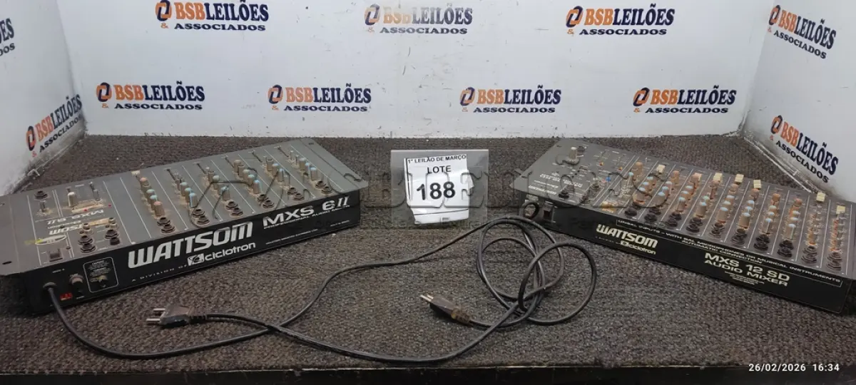 LOTE 188 - 02 MESAS DE SOM MXS MARCA  CICLOTRON . (NO ESTADO) ATENÇÃO! FAZER A VISITAÇÃO ANTES DE ARREMATAR, NÃO SABEMOS SE FUNCIONA, LEILÃO NÃO TEM GARANTIA E NEM DEVOLUÇÃO, SUJEITO A POSSÍVEIS AVARIAS VISÍVEIS/OCULTAS E/OU AUSÊNCIA DE COMPONENTES.