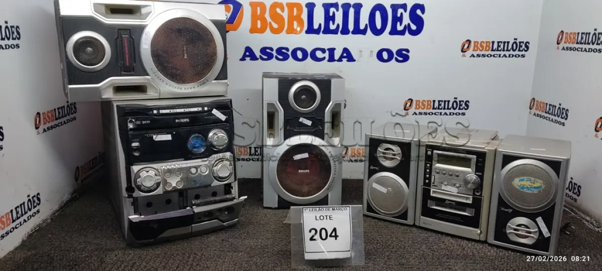 LOTE 204 - 02 APARELHOS DE SOM COM 02 CAIXAS CADA MARCAS LENOX E PHILIPS. (NO ESTADO) ATENÇÃO! FAZER A VISITAÇÃO ANTES DE ARREMATAR, NÃO SABEMOS SE FUNCIONA, LEILÃO NÃO TEM GARANTIA E NEM DEVOLUÇÃO, SUJEITO A POSSÍVEIS AVARIAS VISÍVEIS/OCULTAS E/OU AUSÊNCIA DE COMPONENTES.