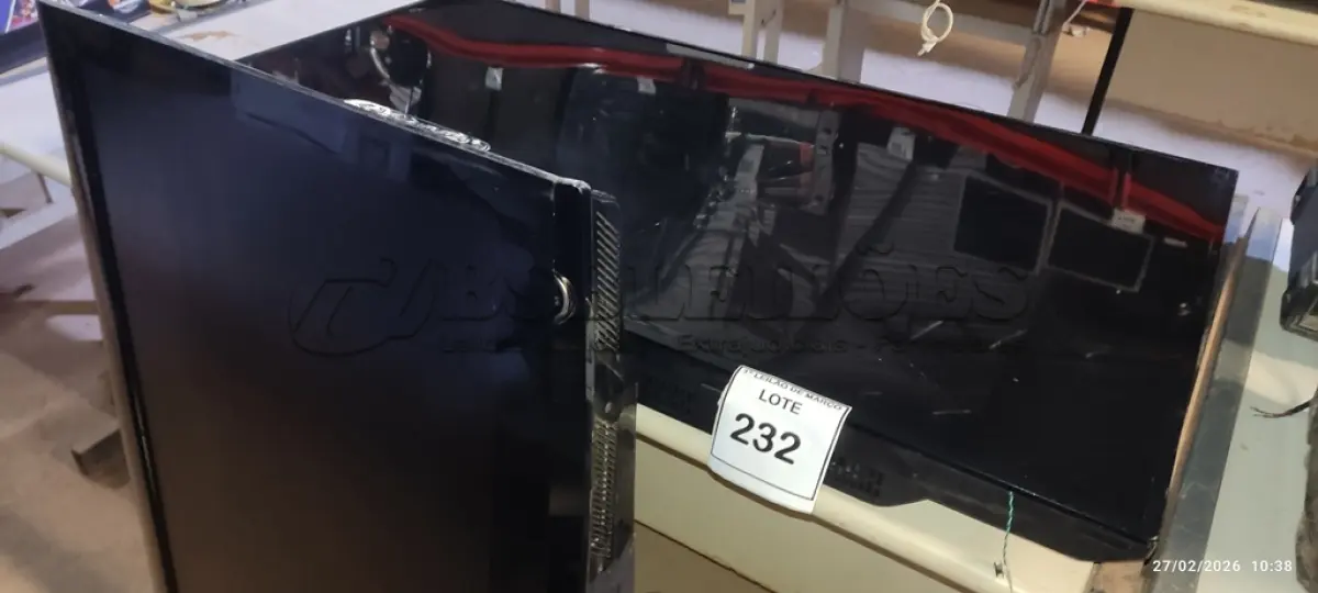 LOTE 232 - 01 TV LCD 42’’ MARCA LG E 01 TV LCD 55’ AOC. (NO ESTADO) ATENÇÃO! FAZER A VISITAÇÃO ANTES DE ARREMATAR, NÃO SABEMOS SE FUNCIONA, LEILÃO NÃO TEM GARANTIA E NEM DEVOLUÇÃO, SUJEITO A POSSÍVEIS AVARIAS VISÍVEIS/OCULTAS E/OU AUSÊNCIA DE COMPONENTES.