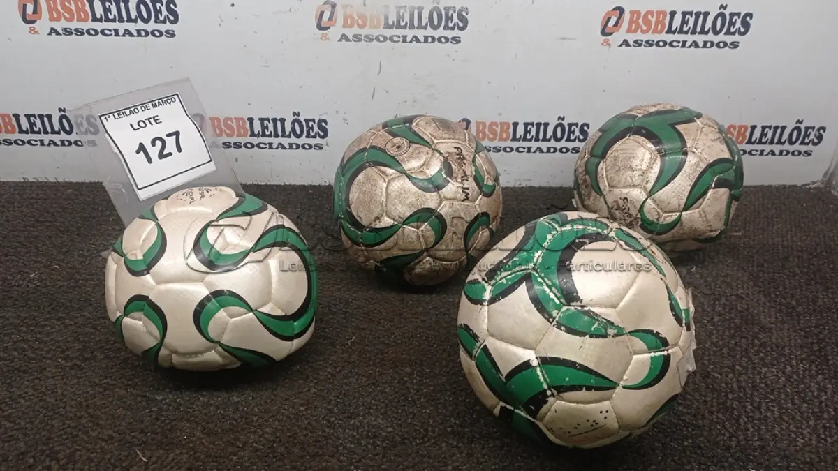 LOTE 127 - 04 BOLAS DE FUTSAL PRO COM GUIZOS. (NO ESTADO) ATENÇÃO! FAZER A VISITAÇÃO ANTES DE ARREMATAR, NÃO SABEMOS SE FUNCIONA, LEILÃO NÃO TEM GARANTIA E NEM DEVOLUÇÃO, SUJEITO A POSSÍVEIS AVARIAS VISÍVEIS/OCULTAS E/OU AUSÊNCIA DE COMPONENTES.