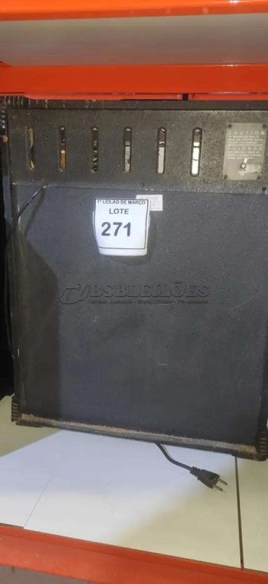 LOTE 271 - 01 CAIXA DE SOM AMPLIFICADA MARCA CICLOTRON. (NO ESTADO) ATENÇÃO! FAZER A VISITAÇÃO ANTES DE ARREMATAR, NÃO SABEMOS SE FUNCIONA, LEILÃO NÃO TEM GARANTIA E NEM DEVOLUÇÃO, SUJEITO A POSSÍVEIS AVARIAS VISÍVEIS/OCULTAS E/OU AUSÊNCIA DE COMPONENTES.