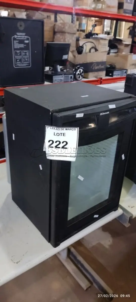LOTE 222 - 01 FRIGOBAR. (NO ESTADO) ATENÇÃO! FAZER A VISITAÇÃO ANTES DE ARREMATAR, NÃO SABEMOS SE FUNCIONA, LEILÃO NÃO TEM GARANTIA E NEM DEVOLUÇÃO, SUJEITO A POSSÍVEIS AVARIAS VISÍVEIS/OCULTAS E/OU AUSÊNCIA DE COMPONENTES.