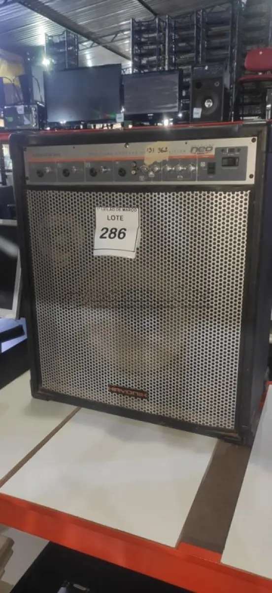 LOTE 286 - 01 CAIXA DE SOM AMPLIFICADORA MARCA HAYONIK. (NO ESTADO) ATENÇÃO! FAZER A VISITAÇÃO ANTES DE ARREMATAR, NÃO SABEMOS SE FUNCIONA, LEILÃO NÃO TEM GARANTIA E NEM DEVOLUÇÃO, SUJEITO A POSSÍVEIS AVARIAS VISÍVEIS/OCULTAS E/OU AUSÊNCIA DE COMPONENTES.
