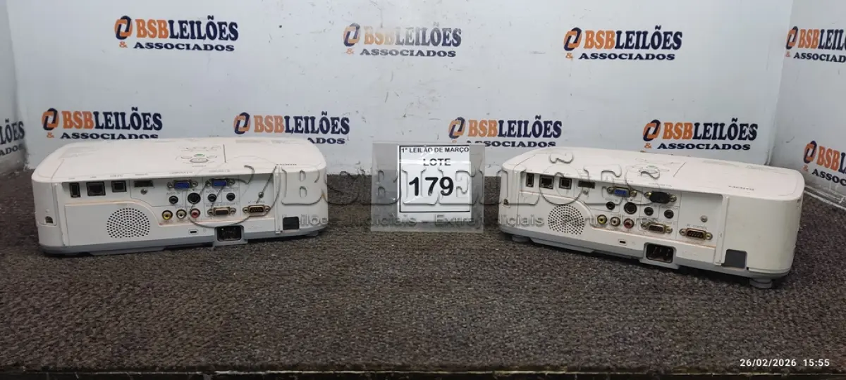 LOTE 179 - 02 PROJETORES MARCA NEC. (NO ESTADO) ATENÇÃO! FAZER A VISITAÇÃO ANTES DE ARREMATAR, NÃO SABEMOS SE FUNCIONA, LEILÃO NÃO TEM GARANTIA E NEM DEVOLUÇÃO, SUJEITO A POSSÍVEIS AVARIAS VISÍVEIS/OCULTAS E/OU AUSÊNCIA DE COMPONENTES.