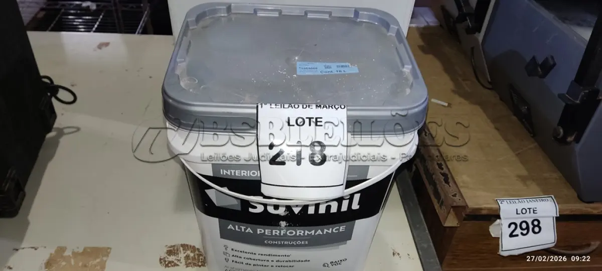 LOTE 218 - 01 BALDE DE TINTA ACRÍLICA INTERIOR DE 18L NA COR FOSCO BRANCO MARCA SUVINIL. (NO ESTADO) ATENÇÃO! FAZER A VISITAÇÃO ANTES DE ARREMATAR, NÃO SABEMOS SE FUNCIONA. LEILÃO NÃO TEM GARANTIA E NEM DEVOLUÇÃO, SUJEITO A POSSÍVEIS AVARIAS VISÍVEIS/OCULTAS E/OU AUSÊNCIA DE COMPONENTES.