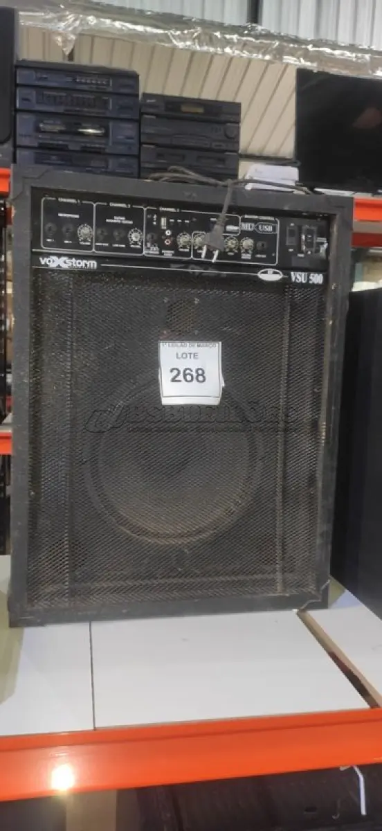 LOTE 268 - 01 CAIXA DE SOM AMPLIFICADORA MARCA VOXSTORM. (NO ESTADO) ATENÇÃO! FAZER A VISITAÇÃO ANTES DE ARREMATAR, NÃO SABEMOS SE FUNCIONA, LEILÃO NÃO TEM GARANTIA E NEM DEVOLUÇÃO, SUJEITO A POSSÍVEIS AVARIAS VISÍVEIS/OCULTAS E/OU AUSÊNCIA DE COMPONENTES.