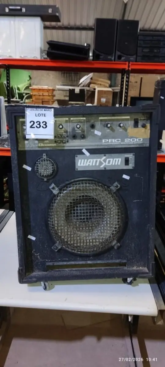 LOTE 233 - 02 CAIXAS DE SOM AMPLIFICADAS MARCAS LL E CICLOTRON. (NO ESTADO) ATENÇÃO! FAZER A VISITAÇÃO ANTES DE ARREMATAR, NÃO SABEMOS SE FUNCIONA, LEILÃO NÃO TEM GARANTIA E NEM DEVOLUÇÃO, SUJEITO A POSSÍVEIS AVARIAS VISÍVEIS/OCULTAS E/OU AUSÊNCIA DE COMPONENTES.