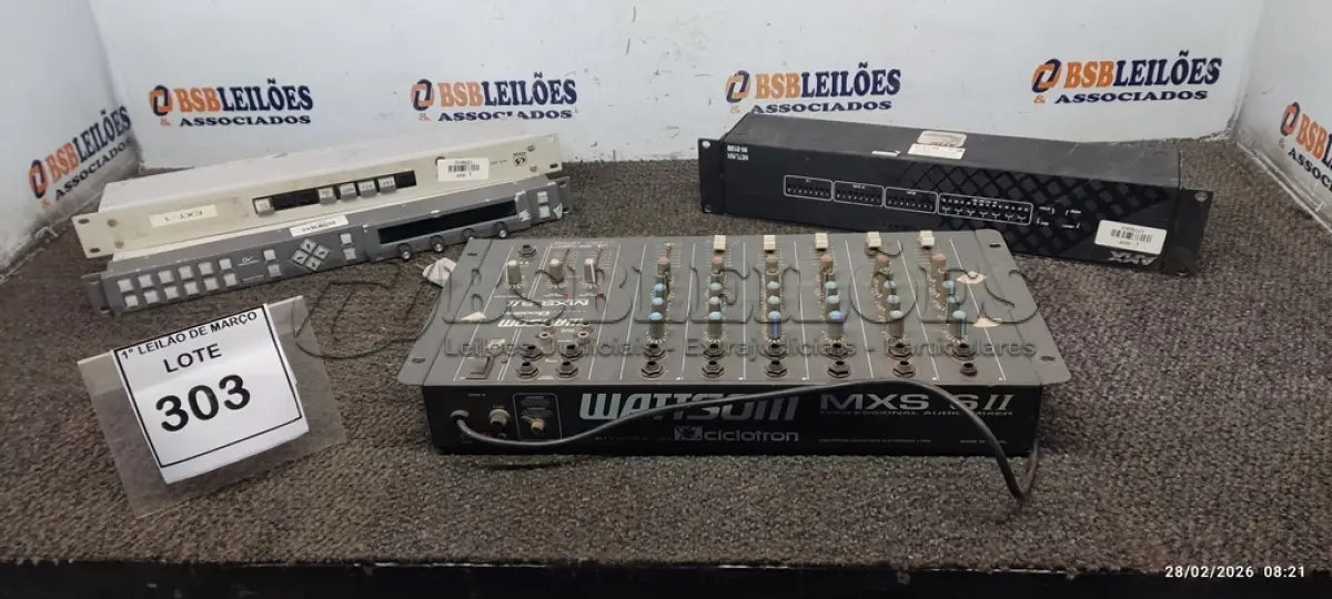 LOTE 303 - 01 MESA DE SOM MARCA CICLOTRON, 01 CONTROLADOR DE INTEGRAÇÃO AMX NETLINX NI-3100, 01 PAINEL DE CONTROLE MODULAR GRASS VALLEY NEWTON E 01 AUDIÔMETRO DIGITAL AVS-800. (NO ESTADO) ATENÇÃO! FAZER A VISITAÇÃO ANTES DE ARREMATAR, NÃO SABEMOS SE FUNCIONA, LEILÃO NÃO TEM GARANTIA E NEM DEVOLUÇÃO, SUJEITO A POSSÍVEIS AVARIAS VISÍVEIS/OCULTAS E/OU AUSÊNCIA DE COMPONENTES.