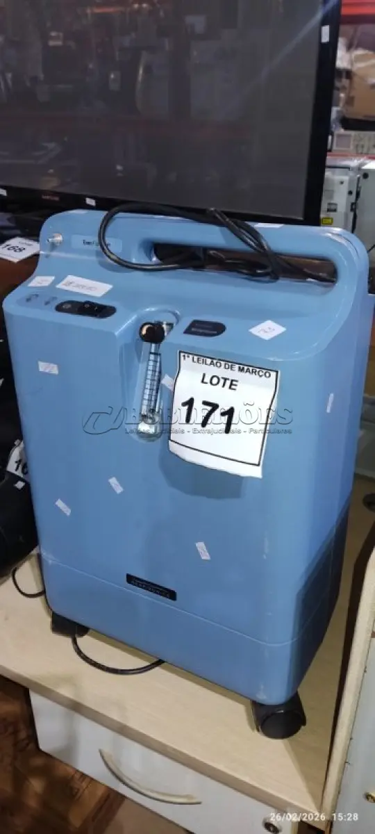 LOTE 171 - 01 CONCENTRADOR DE OXIGÊNIO 220V MODELO REPIRONICS EVERFLO MARCA PHILIPS. (NO ESTADO) ATENÇÃO! FAZER A VISITAÇÃO ANTES DE ARREMATAR, NÃO SABEMOS SE FUNCIONA, LEILÃO NÃO TEM GARANTIA E NEM DEVOLUÇÃO, SUJEITO A POSSÍVEIS AVARIAS VISÍVEIS/OCULTAS E/OU AUSÊNCIA DE COMPONENTES.