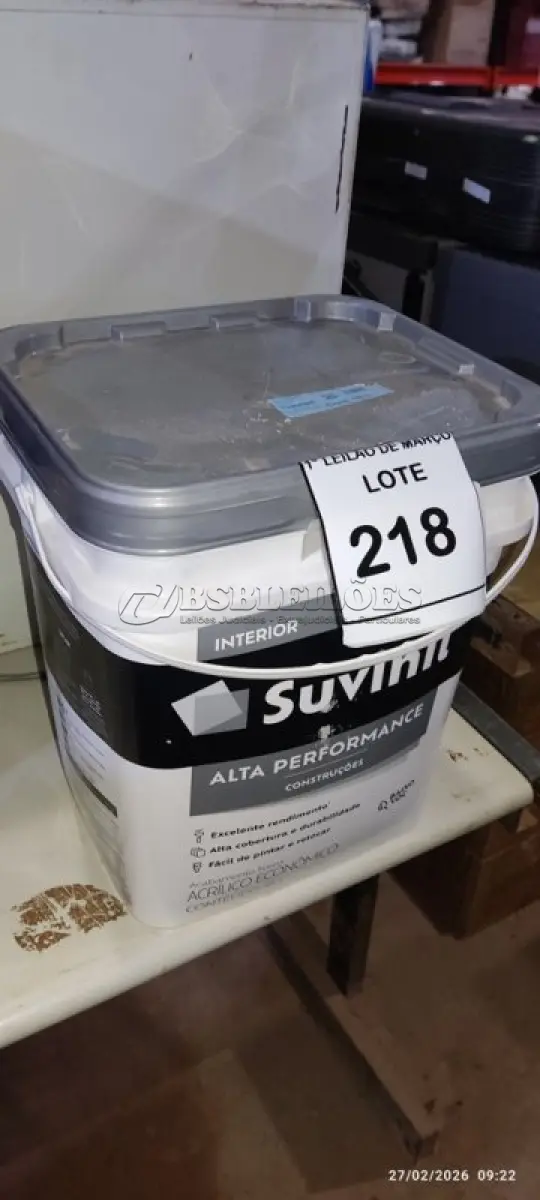 LOTE 218 - 01 BALDE DE TINTA ACRÍLICA INTERIOR DE 18L NA COR FOSCO BRANCO MARCA SUVINIL. (NO ESTADO) ATENÇÃO! FAZER A VISITAÇÃO ANTES DE ARREMATAR, NÃO SABEMOS SE FUNCIONA. LEILÃO NÃO TEM GARANTIA E NEM DEVOLUÇÃO, SUJEITO A POSSÍVEIS AVARIAS VISÍVEIS/OCULTAS E/OU AUSÊNCIA DE COMPONENTES.