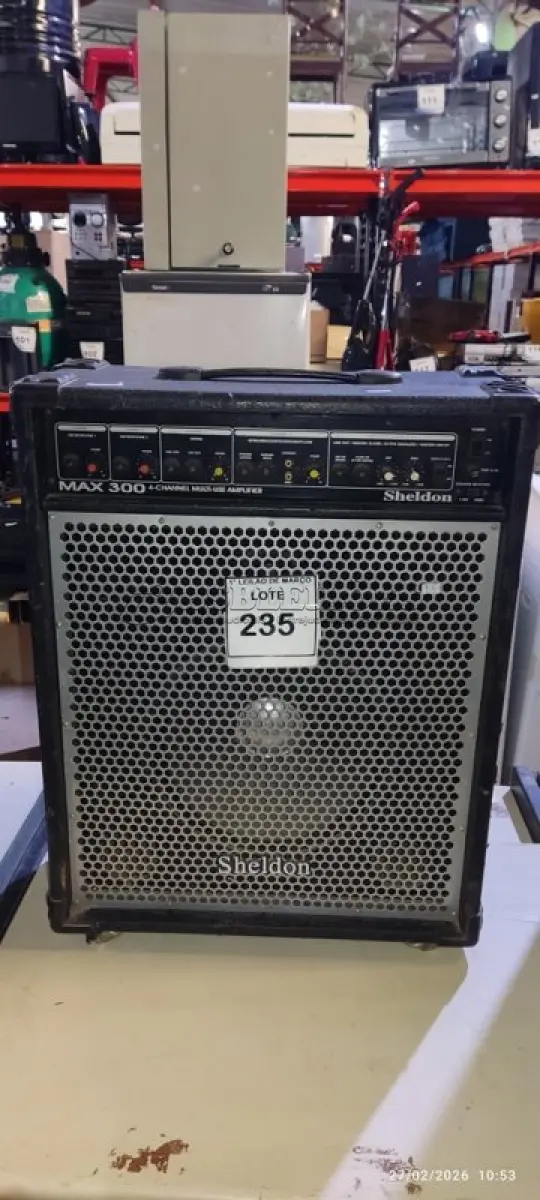 LOTE 235 - 01 CAIXA DE SOM AMPLIFICADA MARCA SHELDON. (NO ESTADO) ATENÇÃO! FAZER A VISITAÇÃO ANTES DE ARREMATAR, NÃO SABEMOS SE FUNCIONA, LEILÃO NÃO TEM GARANTIA E NEM DEVOLUÇÃO, SUJEITO A POSSÍVEIS AVARIAS VISÍVEIS/OCULTAS E/OU AUSÊNCIA DE COMPONENTES.