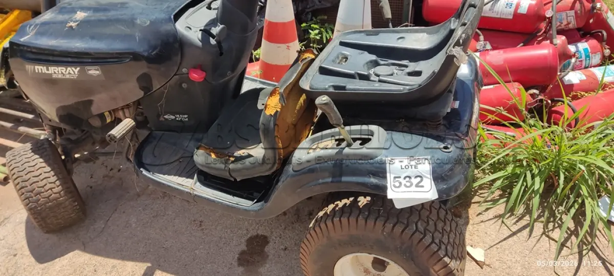 LOTE 532 - 01 TRATOR CORTADOR DE GRAMA MARCA MURRAY. (NO ESTADO) ATENÇÃO! FAZER A VISITAÇÃO ANTES DE ARREMATAR, NÃO SABEMOS SE FUNCIONA, LEILÃO NÃO TEM GARANTIA E NEM DEVOLUÇÃO, SUJEITO A POSSÍVEIS AVARIAS VISÍVEIS/OCULTAS E/OU AUSÊNCIA DE COMPONENTES.