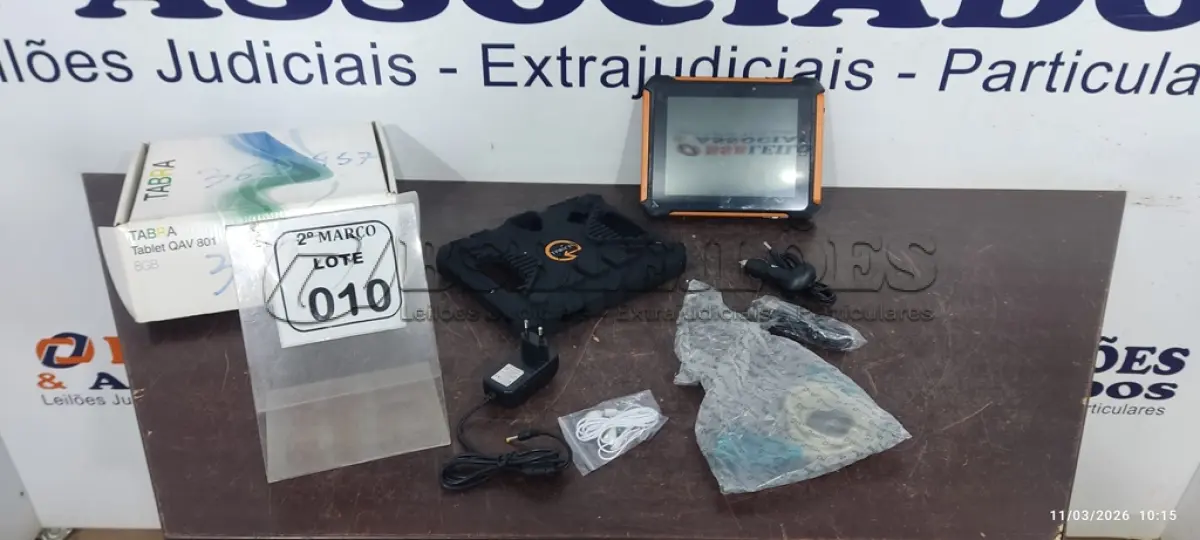 LOTE 010 - 01 TABLET MODELO QAV 801 8GB MARCA TABRA. (NO ESTADO) ATENÇÃO! FAZER A VISITAÇÃO ANTES DE ARREMATAR, NÃO SABEMOS SE FUNCIONA, LEILÃO NÃO TEM GARANTIA E NEM DEVOLUÇÃO, SUJEITO A POSSÍVEIS AVARIAS VISÍVEIS/OCULTAS E/OU AUSÊNCIA DE COMPONENTES.