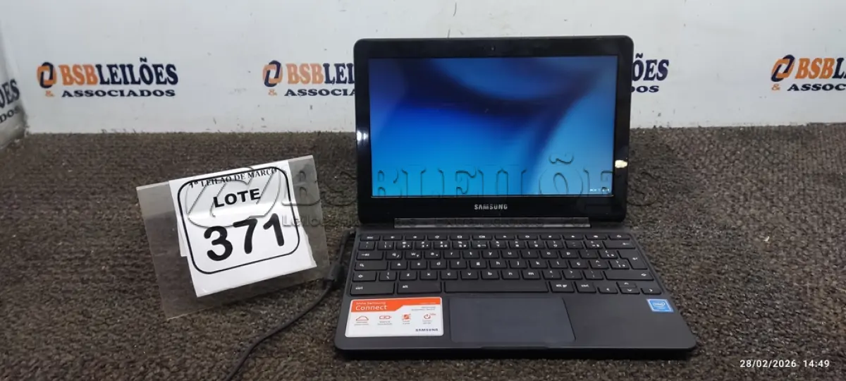 LOTE 371 - 01 NOTEBOOK 2GB DE MEMÓRIA, 16GB E.MMC TELA 11.6’’ LINHA CONNECT MARCA SAMSUNG SEM FONTE. (NO ESTADO) ATENÇÃO! FAZER A VISITAÇÃO ANTES DE ARREMATAR, NÃO SABEMOS SE FUNCIONA, LEILÃO NÃO TEM GARANTIA E NEM DEVOLUÇÃO, SUJEITO A POSSÍVEIS AVARIAS VISÍVEIS/OCULTAS E/OU AUSÊNCIA DE COMPONENTES.