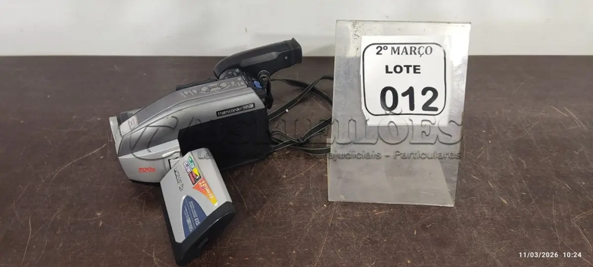 LOTE 012 - 01 FILMADORA MODELO NV-VJ62PN MARCA PANASONIC. (NO ESTADO) ATENÇÃO! FAZER A VISITAÇÃO ANTES DE ARREMATAR, NÃO SABEMOS SE FUNCIONA, LEILÃO NÃO TEM GARANTIA E NEM DEVOLUÇÃO, SUJEITO A POSSÍVEIS AVARIAS VISÍVEIS/OCULTAS E/OU AUSÊNCIA DE COMPONENTES.