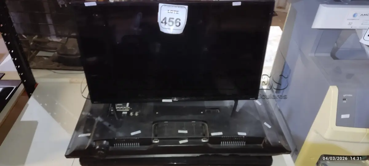 LOTE 456 - 03 TVS LCD DE MARCAS E TAMANHOS DIVERSOS. (NO ESTADO) ATENÇÃO! FAZER A VISITAÇÃO ANTES DE ARREMATAR, NÃO SABEMOS SE FUNCIONA, LEILÃO NÃO TEM GARANTIA E NEM DEVOLUÇÃO, SUJEITO A POSSÍVEIS AVARIAS VISÍVEIS/OCULTAS E/OU AUSÊNCIA DE COMPONENTES.