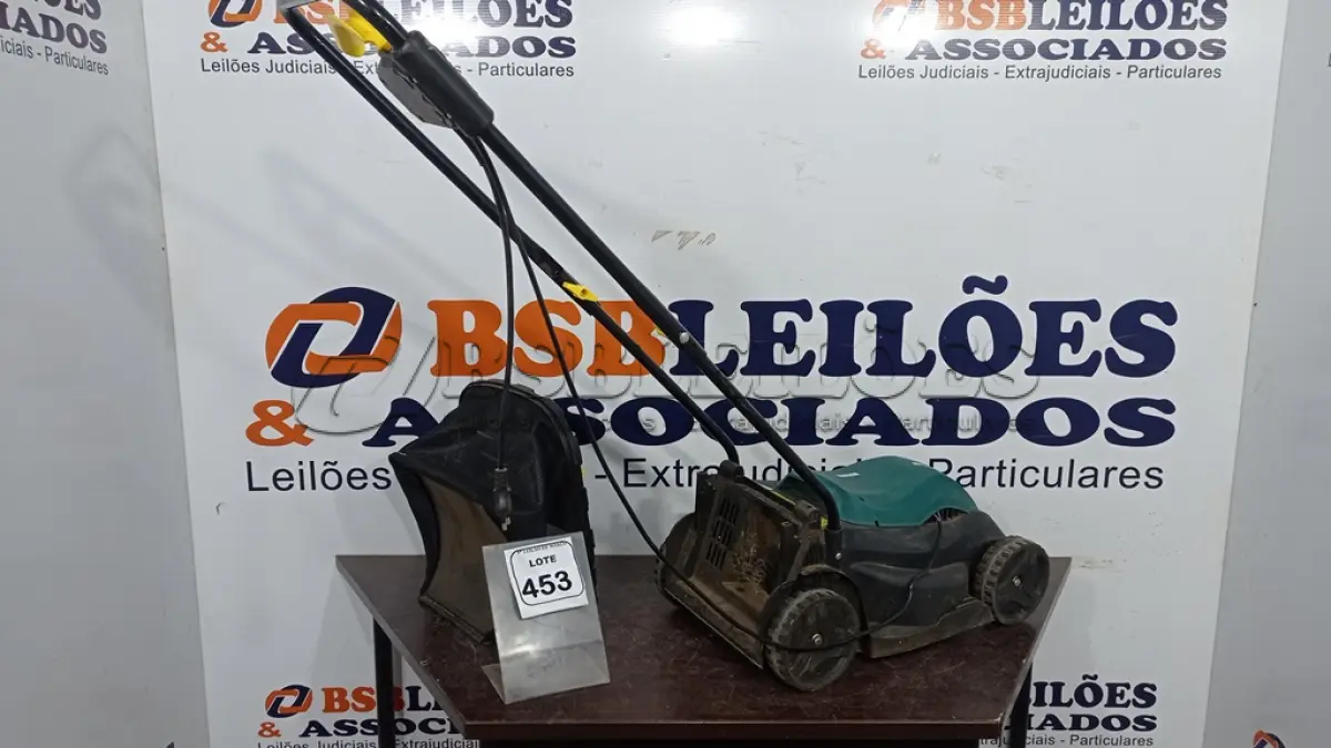 LOTE 453 - 01 MÁQUINA DE CORTAR GRAMA ELÉTRICA MARCA TEKNA 220V. (NO ESTADO) ATENÇÃO! FAZER A VISITAÇÃO ANTES DE ARREMATAR, NÃO SABEMOS SE FUNCIONA, LEILÃO NÃO TEM GARANTIA E NEM DEVOLUÇÃO, SUJEITO A POSSÍVEIS AVARIAS VISÍVEIS/OCULTAS E/OU AUSÊNCIA DE COMPONENTES.