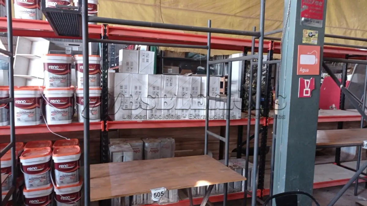 LOTE 505 - 01 ESTANTE DE FERRO TUBULAR COM 01 DIVISÃO. (NO ESTADO) ATENÇÃO! FAZER A VISITAÇÃO ANTES DE ARREMATAR, NÃO SABEMOS SE FUNCIONA, LEILÃO NÃO TEM GARANTIA E NEM DEVOLUÇÃO, SUJEITO A POSSÍVEIS AVARIAS VISÍVEIS/OCULTAS E/OU AUSÊNCIA DE COMPONENTES.