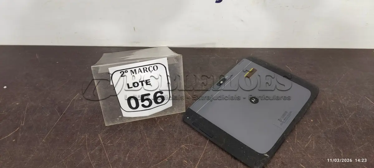LOTE 056 - 01 TABLET MARCA MOTOROLA. (NO ESTADO) ATENÇÃO! FAZER A VISITAÇÃO ANTES DE ARREMATAR, NÃO SABEMOS SE FUNCIONA, LEILÃO NÃO TEM GARANTIA E NEM DEVOLUÇÃO, SUJEITO A POSSÍVEIS AVARIAS VISÍVEIS/OCULTAS E/OU AUSÊNCIA DE COMPONENTES.