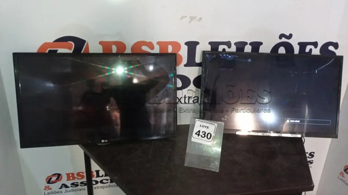 LOTE 430 - 02 TVS LCD 32’’ MARCAS SONY E LG. (NO ESTADO) ATENÇÃO! FAZER A VISITAÇÃO ANTES DE ARREMATAR, NÃO SABEMOS SE FUNCIONA, LEILÃO NÃO TEM GARANTIA E NEM DEVOLUÇÃO, SUJEITO A POSSÍVEIS AVARIAS VISÍVEIS/OCULTAS E/OU AUSÊNCIA DE COMPONENTES.