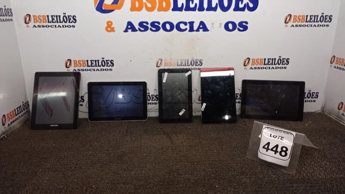 LOTE 448 - 05 TABLETS DE MARCAS E MODELOS DIVERSOS. (NO ESTADO) ATENÇÃO! FAZER A VISITAÇÃO ANTES DE ARREMATAR, NÃO SABEMOS SE FUNCIONA, LEILÃO NÃO TEM GARANTIA E NEM DEVOLUÇÃO, SUJEITO A POSSÍVEIS AVARIAS VISÍVEIS/OCULTAS E/OU AUSÊNCIA DE COMPONENTES.
