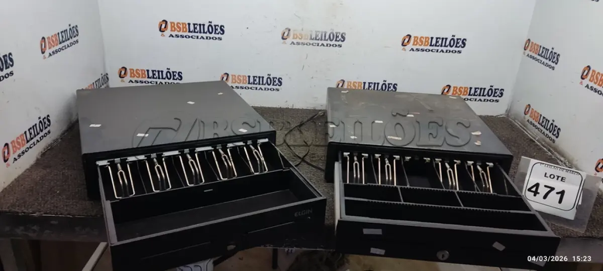 LOTE 471 - 02 GAVETAS DE DINHEIRO. (NO ESTADO) ATENÇÃO! FAZER A VISITAÇÃO ANTES DE ARREMATAR, NÃO SABEMOS SE FUNCIONA, LEILÃO NÃO TEM GARANTIA E NEM DEVOLUÇÃO, SUJEITO A POSSÍVEIS AVARIAS VISÍVEIS/OCULTAS E/OU AUSÊNCIA DE COMPONENTES.