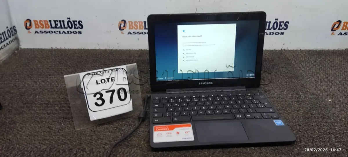 LOTE 370 - 01 NOTEBOOK 2GB DE MEMÓRIA, 16GB E.MMC TELA 11.6’’ LINHA CONNECT MARCA SAMSUNG COM FONTE. (NO ESTADO) ATENÇÃO! FAZER A VISITAÇÃO ANTES DE ARREMATAR, NÃO SABEMOS SE FUNCIONA, LEILÃO NÃO TEM GARANTIA E NEM DEVOLUÇÃO, SUJEITO A POSSÍVEIS AVARIAS VISÍVEIS/OCULTAS E/OU AUSÊNCIA DE COMPONENTES.
