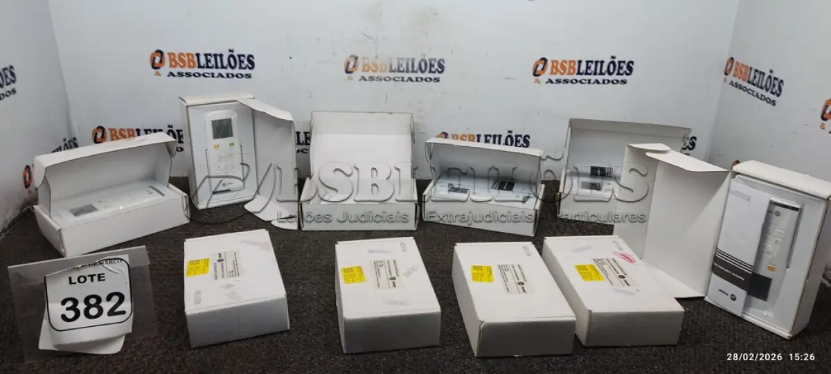 LOTE 382 - 10 CONTROLES DE AR CONDICIONADO MARCA TRANE. (NO ESTADO) ATENÇÃO! FAZER A VISITAÇÃO ANTES DE ARREMATAR, NÃO SABEMOS SE FUNCIONA, LEILÃO NÃO TEM GARANTIA E NEM DEVOLUÇÃO, SUJEITO A POSSÍVEIS AVARIAS VISÍVEIS/OCULTAS E/OU AUSÊNCIA DE COMPONENTES.