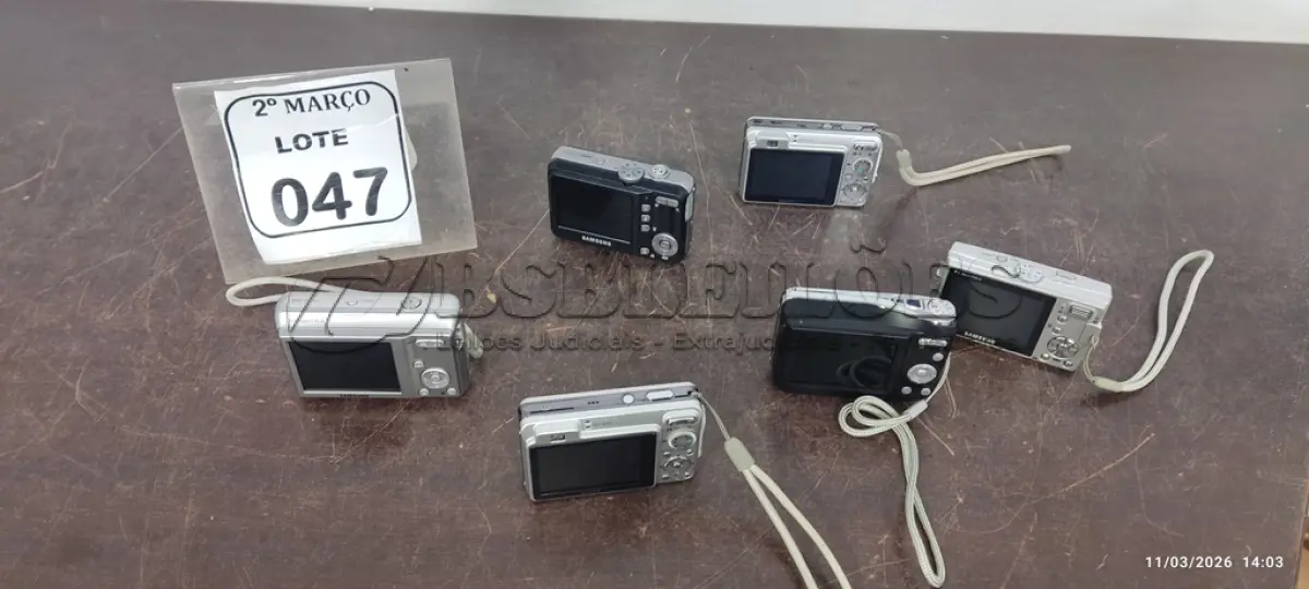 LOTE 047 - 06 CÂMERAS DIGITAIS DE MARCAS E MODELOS DIVERSOS. (NO ESTADO) ATENÇÃO! FAZER A VISITAÇÃO ANTES DE ARREMATAR, NÃO SABEMOS SE FUNCIONA, LEILÃO NÃO TEM GARANTIA E NEM DEVOLUÇÃO, SUJEITO A POSSÍVEIS AVARIAS VISÍVEIS/OCULTAS E/OU AUSÊNCIA DE COMPONENTES.