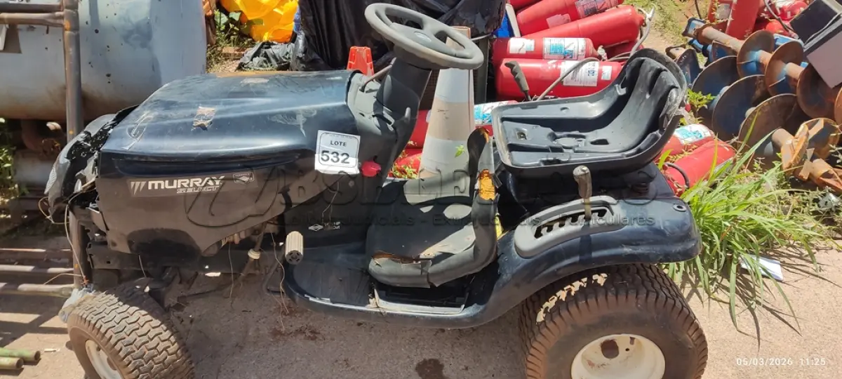 LOTE 532 - 01 TRATOR CORTADOR DE GRAMA MARCA MURRAY. (NO ESTADO) ATENÇÃO! FAZER A VISITAÇÃO ANTES DE ARREMATAR, NÃO SABEMOS SE FUNCIONA, LEILÃO NÃO TEM GARANTIA E NEM DEVOLUÇÃO, SUJEITO A POSSÍVEIS AVARIAS VISÍVEIS/OCULTAS E/OU AUSÊNCIA DE COMPONENTES.