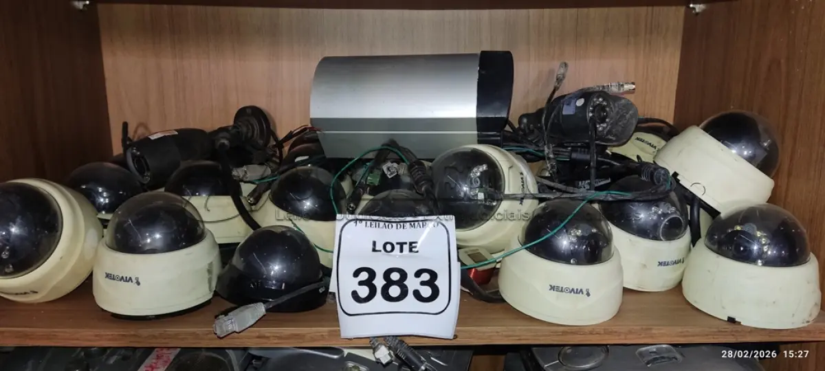 LOTE 383 - 01 LOTE COM VÁRIAS CÂMERAS DE MONITORAMENTO DE MARCAS E MODELOS DIVERSOS. (NO ESTADO) ATENÇÃO! FAZER A VISITAÇÃO ANTES DE ARREMATAR, NÃO SABEMOS SE FUNCIONA, LEILÃO NÃO TEM GARANTIA E NEM DEVOLUÇÃO, SUJEITO A POSSÍVEIS AVARIAS VISÍVEIS/OCULTAS E/OU AUSÊNCIA DE COMPONENTES.