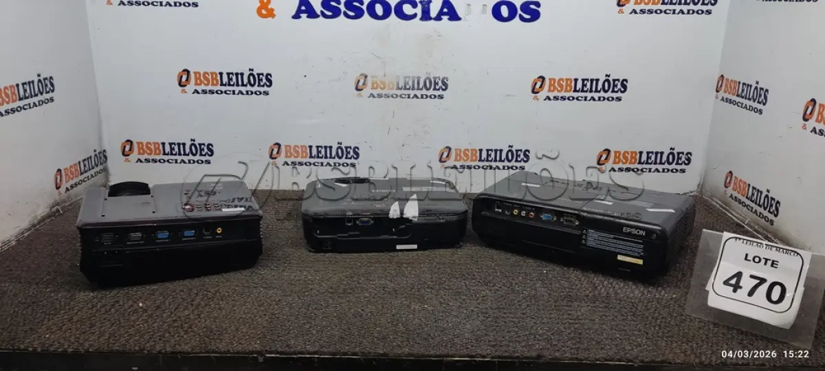 LOTE 470 - 02 PROJETORES MARCA EPSONE 01 PROJETOR MARCA BENQ. (NO ESTADO) ATENÇÃO! FAZER A VISITAÇÃO ANTES DE ARREMATAR, NÃO SABEMOS SE FUNCIONA, LEILÃO NÃO TEM GARANTIA E NEM DEVOLUÇÃO, SUJEITO A POSSÍVEIS AVARIAS VISÍVEIS/OCULTAS E/OU AUSÊNCIA DE COMPONENTES.