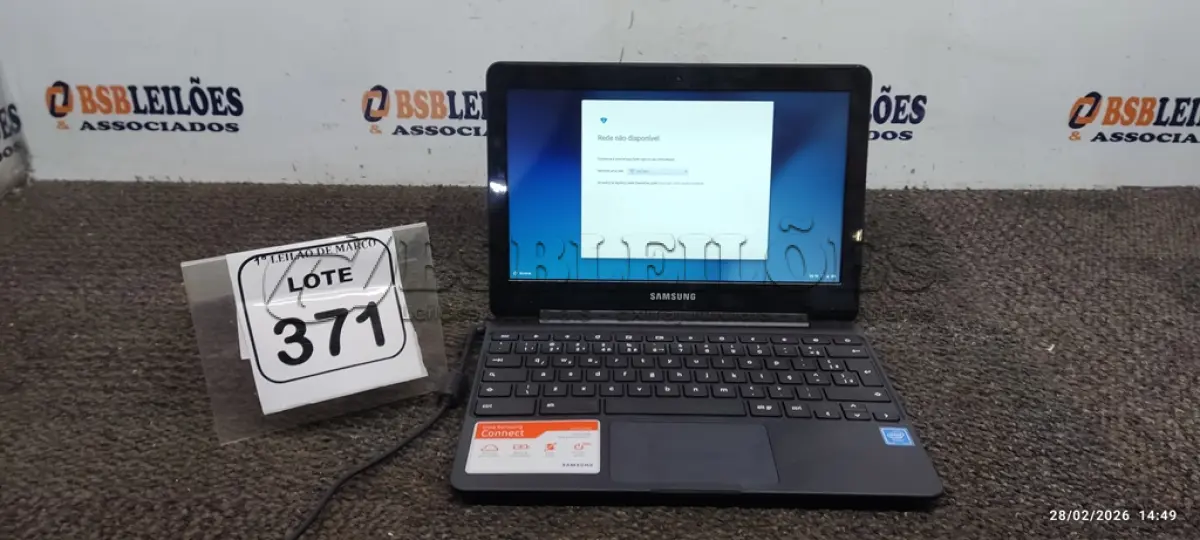 LOTE 371 - 01 NOTEBOOK 2GB DE MEMÓRIA, 16GB E.MMC TELA 11.6’’ LINHA CONNECT MARCA SAMSUNG SEM FONTE. (NO ESTADO) ATENÇÃO! FAZER A VISITAÇÃO ANTES DE ARREMATAR, NÃO SABEMOS SE FUNCIONA, LEILÃO NÃO TEM GARANTIA E NEM DEVOLUÇÃO, SUJEITO A POSSÍVEIS AVARIAS VISÍVEIS/OCULTAS E/OU AUSÊNCIA DE COMPONENTES.