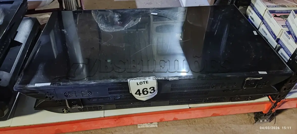 LOTE 463 - 02 TVS LCD 43’’ MARCA PHILIPS. (NO ESTADO) ATENÇÃO! FAZER A VISITAÇÃO ANTES DE ARREMATAR, NÃO SABEMOS SE FUNCIONA, LEILÃO NÃO TEM GARANTIA E NEM DEVOLUÇÃO, SUJEITO A POSSÍVEIS AVARIAS VISÍVEIS/OCULTAS E/OU AUSÊNCIA DE COMPONENTES.