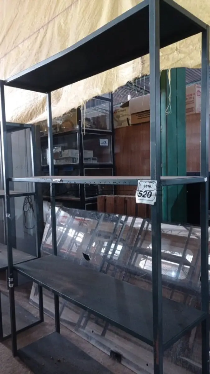 LOTE 520 - 01 ESTANTE DE FERRO DE 1,50X2,26M. (NO ESTADO) ATENÇÃO! FAZER A VISITAÇÃO ANTES DE ARREMATAR, NÃO SABEMOS SE FUNCIONA, LEILÃO NÃO TEM GARANTIA E NEM DEVOLUÇÃO, SUJEITO A POSSÍVEIS AVARIAS VISÍVEIS/OCULTAS E/OU AUSÊNCIA DE COMPONENTES.
