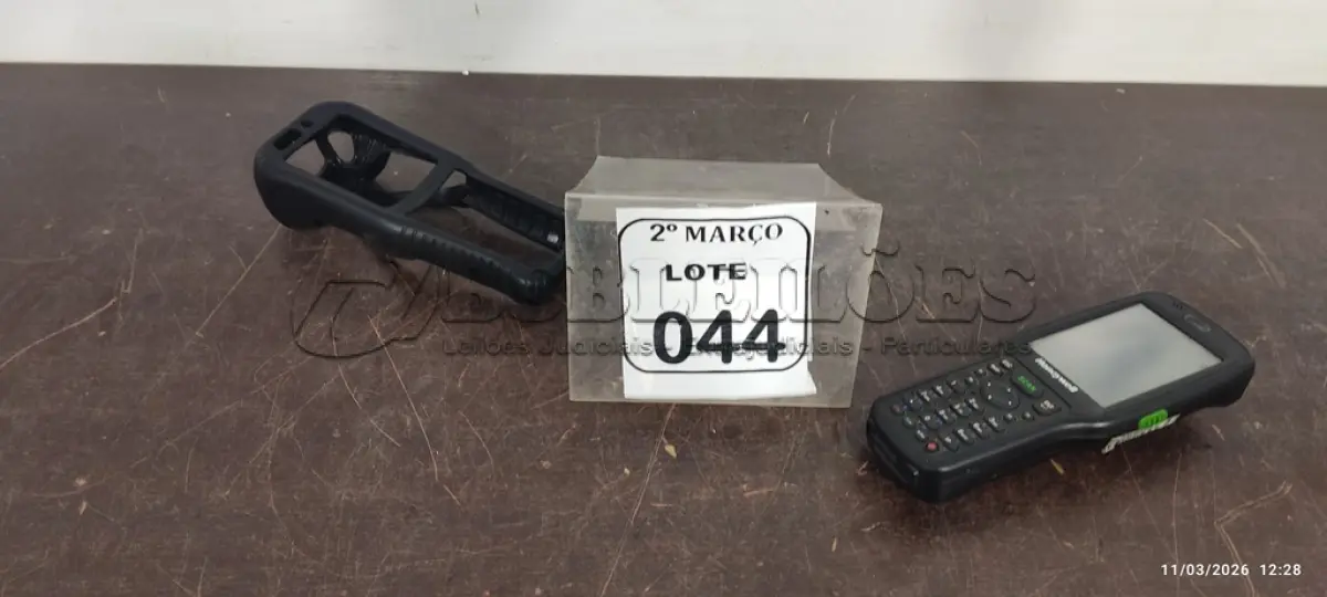 LOTE 044 - 01 COLETORA DE DADOS PORTÁTIL MODELO DOLPHIN 6500 MARCA HONEYWELL. (NO ESTADO) ATENÇÃO! FAZER A VISITAÇÃO ANTES DE ARREMATAR, NÃO SABEMOS SE FUNCIONA, LEILÃO NÃO TEM GARANTIA E NEM DEVOLUÇÃO, SUJEITO A POSSÍVEIS AVARIAS VISÍVEIS/OCULTAS E/OU AUSÊNCIA DE COMPONENTES.
