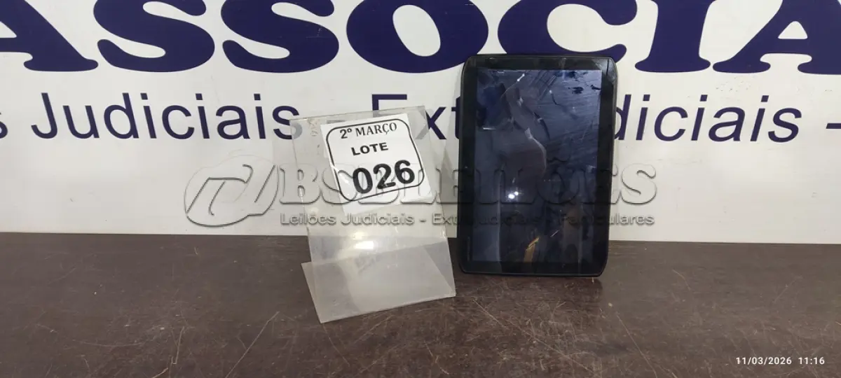 LOTE 026 - 01 TABLET MARCA MOTOROLA. (NO ESTADO) ATENÇÃO! FAZER A VISITAÇÃO ANTES DE ARREMATAR, NÃO SABEMOS SE FUNCIONA, LEILÃO NÃO TEM GARANTIA E NEM DEVOLUÇÃO, SUJEITO A POSSÍVEIS AVARIAS VISÍVEIS/OCULTAS E/OU AUSÊNCIA DE COMPONENTES.