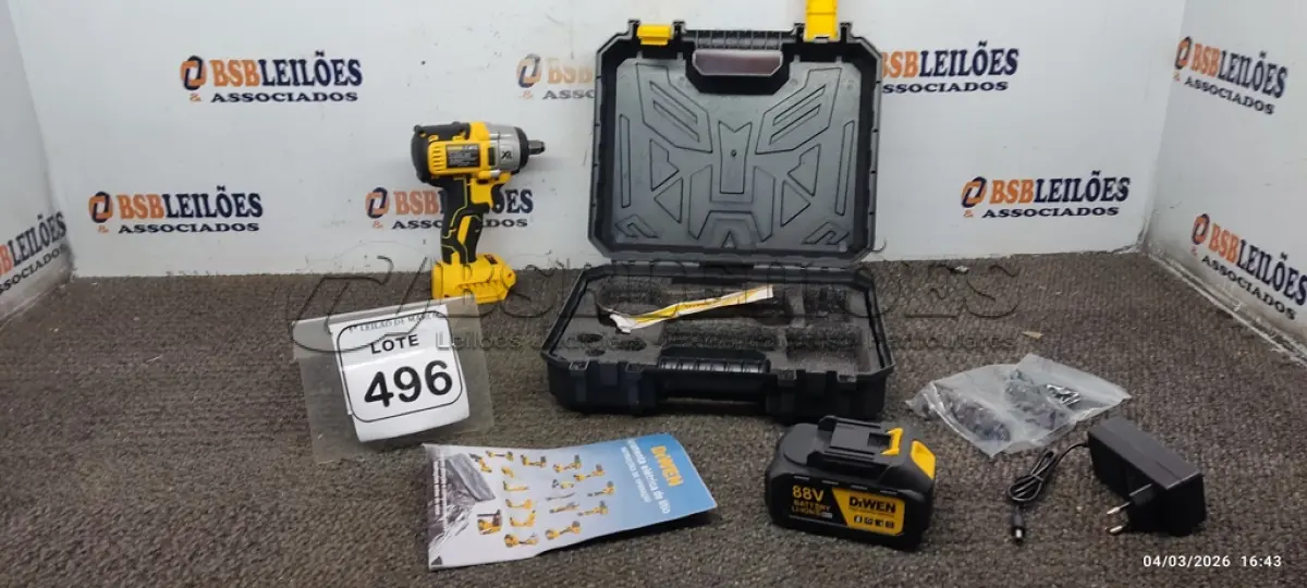 LOTE 496 - 01 CHAVE DE IMPACTO 88V COM CARREGADOR ACESSÓRIOS E MALETA. (NO ESTADO) ATENÇÃO! FAZER A VISITAÇÃO ANTES DE ARREMATAR, NÃO SABEMOS SE FUNCIONA, LEILÃO NÃO TEM GARANTIA E NEM DEVOLUÇÃO, SUJEITO A POSSÍVEIS AVARIAS VISÍVEIS/OCULTAS E/OU AUSÊNCIA DE COMPONENTES.