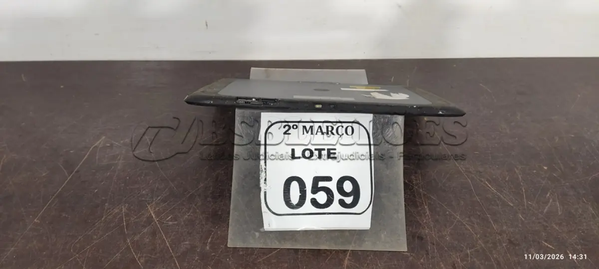 LOTE 059 - 01 TABLET MARCA MOTOROLA. (NO ESTADO) ATENÇÃO! FAZER A VISITAÇÃO ANTES DE ARREMATAR, NÃO SABEMOS SE FUNCIONA, LEILÃO NÃO TEM GARANTIA E NEM DEVOLUÇÃO, SUJEITO A POSSÍVEIS AVARIAS VISÍVEIS/OCULTAS E/OU AUSÊNCIA DE COMPONENTES.