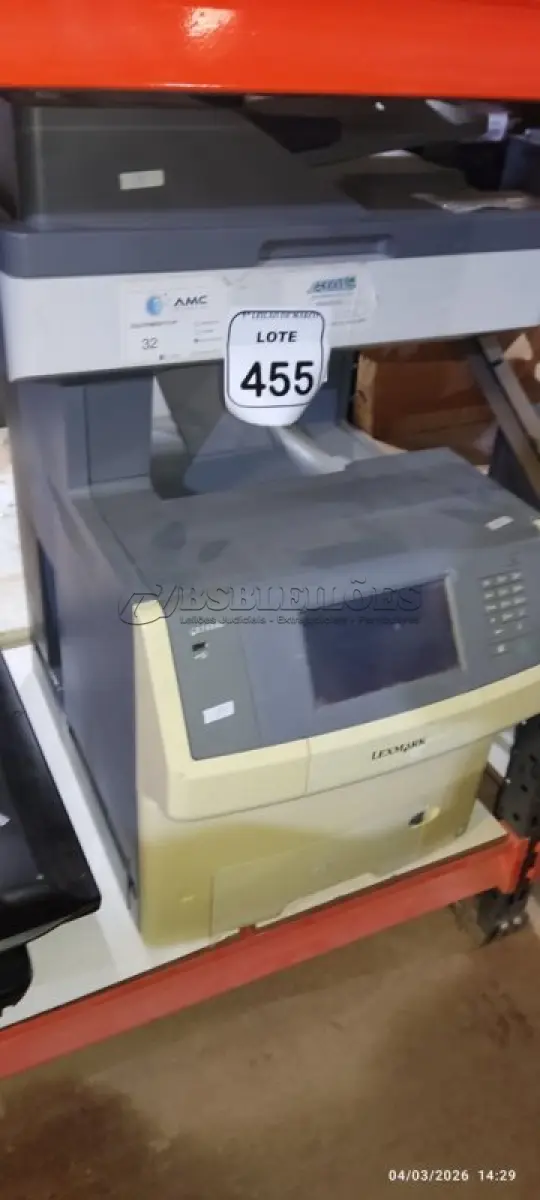 LOTE 455 - 01 IMPRESSORA MODELO X748DE MARCA LEXMARK. (NO ESTADO) ATENÇÃO! FAZER A VISITAÇÃO ANTES DE ARREMATAR, NÃO SABEMOS SE FUNCIONA, LEILÃO NÃO TEM GARANTIA E NEM DEVOLUÇÃO, SUJEITO A POSSÍVEIS AVARIAS VISÍVEIS/OCULTAS E/OU AUSÊNCIA DE COMPONENTES.