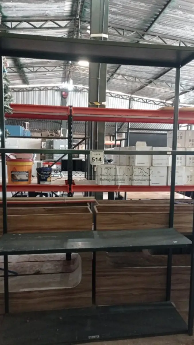 LOTE 514 - 01 ESTANTE DE FERRO DE 1,55X2,26M. (NO ESTADO) ATENÇÃO! FAZER A VISITAÇÃO ANTES DE ARREMATAR, NÃO SABEMOS SE FUNCIONA, LEILÃO NÃO TEM GARANTIA E NEM DEVOLUÇÃO, SUJEITO A POSSÍVEIS AVARIAS VISÍVEIS/OCULTAS E/OU AUSÊNCIA DE COMPONENTES.
