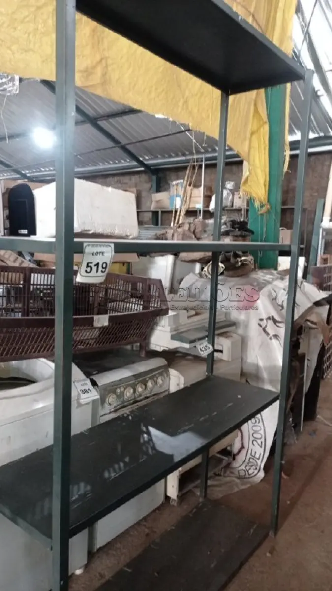 LOTE 519 - 01 ESTANTE DE FERRO DE 1,40X2,25M. (NO ESTADO) ATENÇÃO! FAZER A VISITAÇÃO ANTES DE ARREMATAR, NÃO SABEMOS SE FUNCIONA, LEILÃO NÃO TEM GARANTIA E NEM DEVOLUÇÃO, SUJEITO A POSSÍVEIS AVARIAS VISÍVEIS/OCULTAS E/OU AUSÊNCIA DE COMPONENTES.