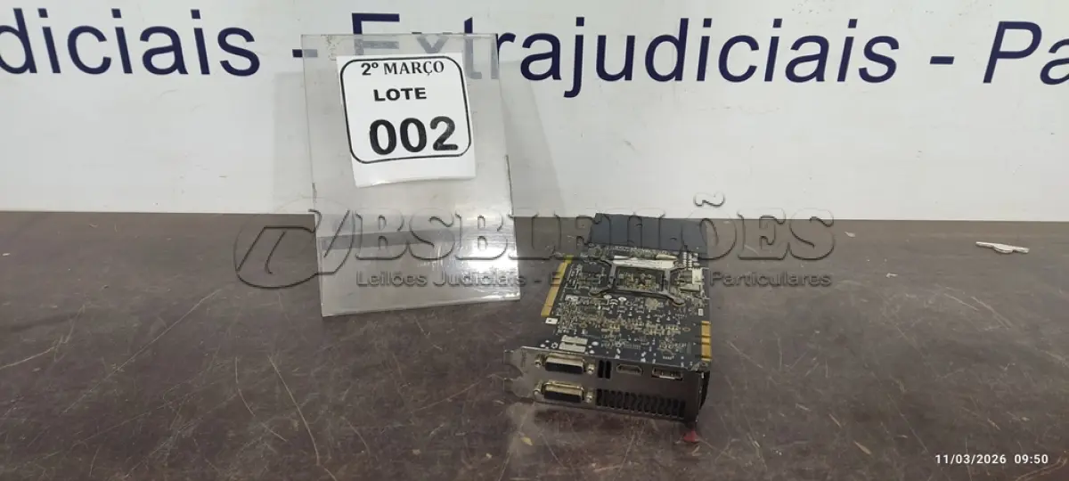 LOTE 002 - 01 PLACA DE VÍDEO. (NO ESTADO) ATENÇÃO! FAZER A VISITAÇÃO ANTES DE ARREMATAR, NÃO SABEMOS SE FUNCIONA, LEILÃO NÃO TEM GARANTIA E NEM DEVOLUÇÃO, SUJEITO A POSSÍVEIS AVARIAS VISÍVEIS/OCULTAS E/OU AUSÊNCIA DE COMPONENTES.