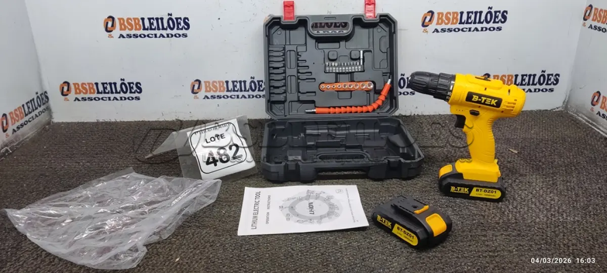 LOTE 482 - 01 PARAFUSADEIRA 36V 02 BATERIAS COM MALETA E BITS (PRODUTO NOVO). (NO ESTADO) ATENÇÃO! FAZER A VISITAÇÃO ANTES DE ARREMATAR, NÃO SABEMOS SE FUNCIONA, LEILÃO NÃO TEM GARANTIA E NEM DEVOLUÇÃO, SUJEITO A POSSÍVEIS AVARIAS VISÍVEIS/OCULTAS E/OU AUSÊNCIA DE COMPONENTES.