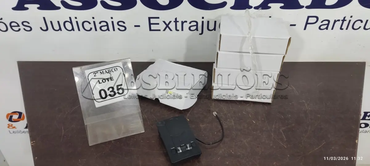 LOTE 035 - 05 AMPLIFICADORES DE HEADSET MARCA AGEM. (NO ESTADO) ATENÇÃO! FAZER A VISITAÇÃO ANTES DE ARREMATAR, NÃO SABEMOS SE FUNCIONA, LEILÃO NÃO TEM GARANTIA E NEM DEVOLUÇÃO, SUJEITO A POSSÍVEIS AVARIAS VISÍVEIS/OCULTAS E/OU AUSÊNCIA DE COMPONENTES.