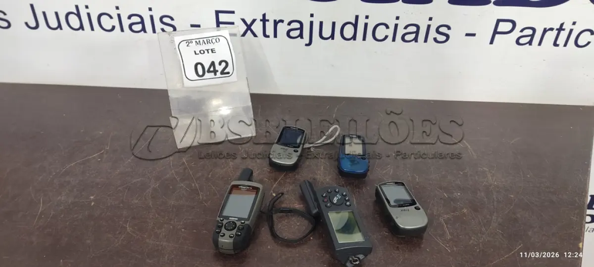 LOTE 042 - 05 GPS PORTÁTEIS DE MARCAS E MODELOS DIVERSOS. (NO ESTADO) ATENÇÃO! FAZER A VISITAÇÃO ANTES DE ARREMATAR, NÃO SABEMOS SE FUNCIONA, LEILÃO NÃO TEM GARANTIA E NEM DEVOLUÇÃO, SUJEITO A POSSÍVEIS AVARIAS VISÍVEIS/OCULTAS E/OU AUSÊNCIA DE COMPONENTES.